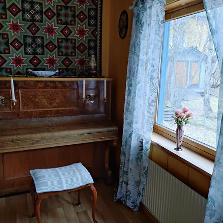 Cozy And Charming Family 10 Minutes From Everything 시르셰네스