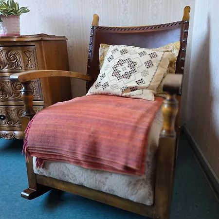 Cozy And Charming Family 10 Minutes From Everything 시르셰네스