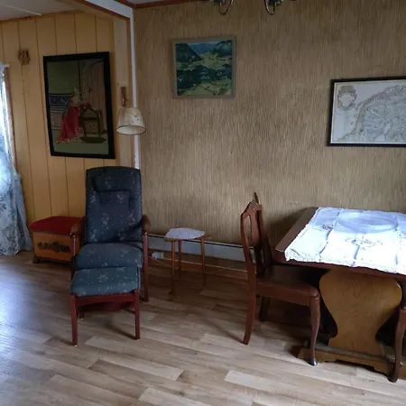 Cozy And Charming Family 10 Minutes From Everything 펜션